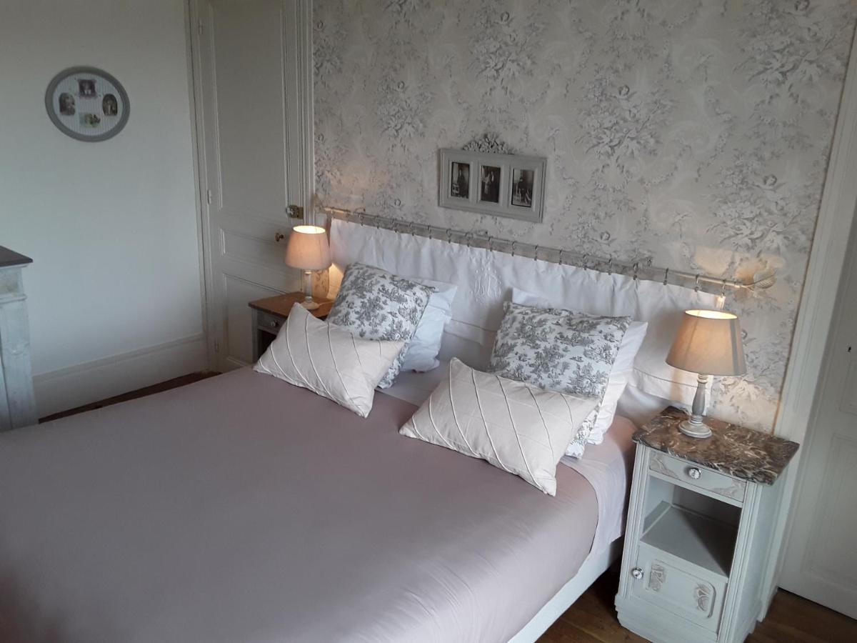 Le Manoir De Crisolles Panzió Kültér fotó