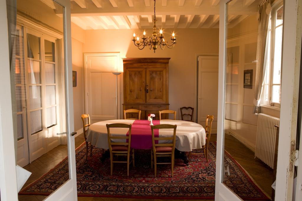 Le Manoir De Crisolles Panzió Kültér fotó